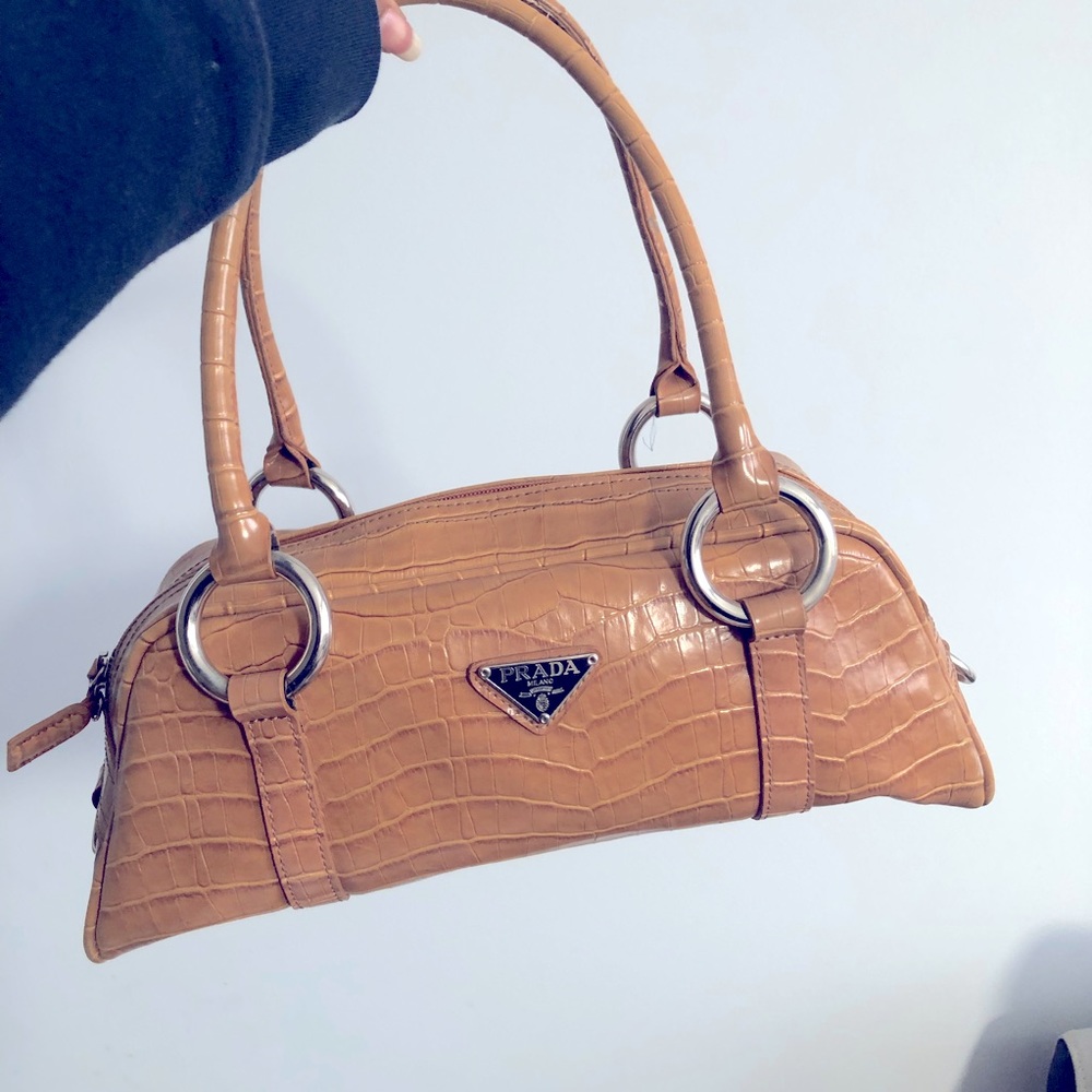 Tanned color shoulder bag